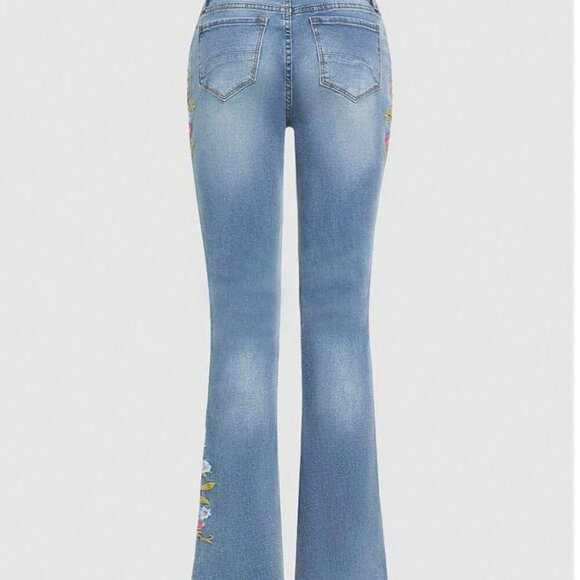 Blue Casual Women's Washed Floral Embroidered Pocket Denim Jeans - Picture 3 of 5